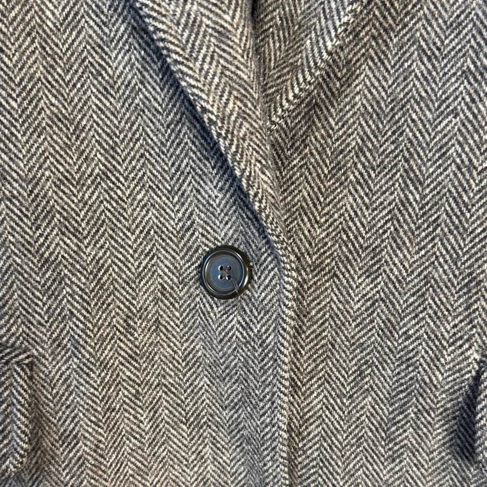 Lands' End One button Wool Charcoal Herringbone Blazer - Picture 3 of 11